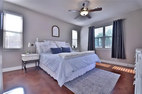 220 Angela DR, Liberty Hill, TX 78642