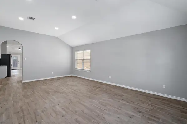 1083 Zeus CIR, Round Rock, TX 78665