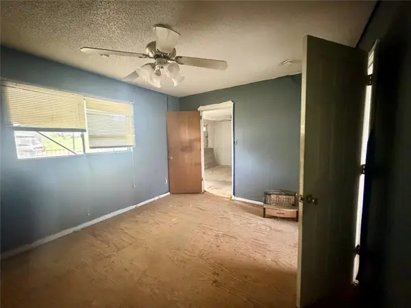 808 W Boundary ST, Giddings, TX 78942