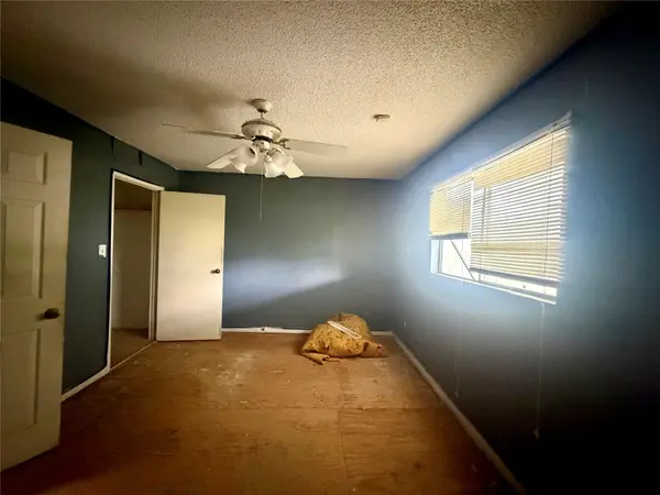 808 W Boundary ST, Giddings, TX 78942