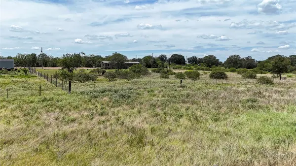 Lot 1 Fox LN, Lockhart, TX 78644