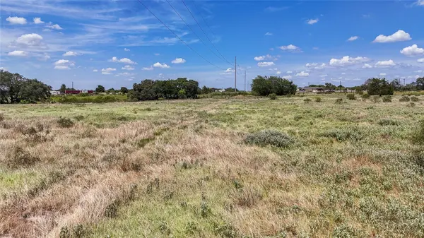 Lot 1 Fox LN, Lockhart, TX 78644
