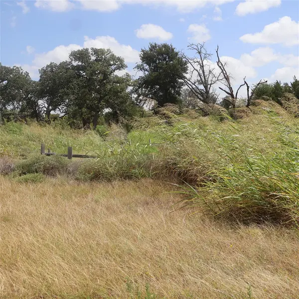 108 Mesones RD, Florence, TX 76527