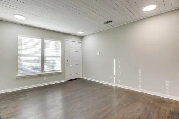 5216 McCarty W #7, Austin, TX 78749