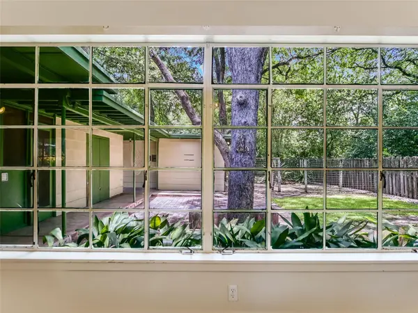 2004 Griswold LN, Austin, TX 78703