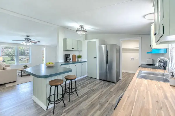 1225 Grandview DR, San Marcos, TX 78666