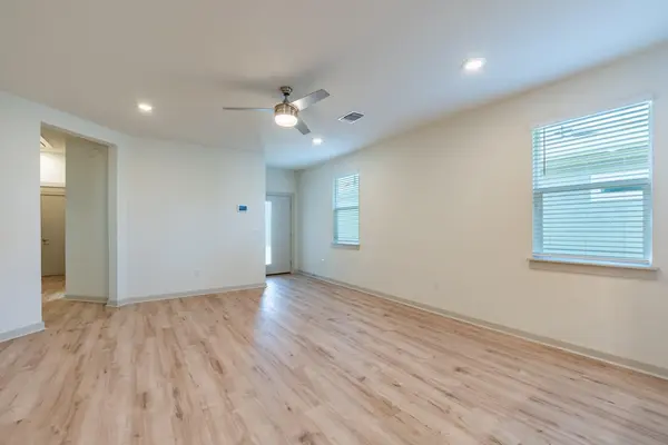 10801 Meris LN, Austin, TX 78754