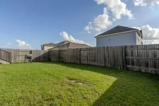 328 Black Opal DR, Jarrell, TX 76537