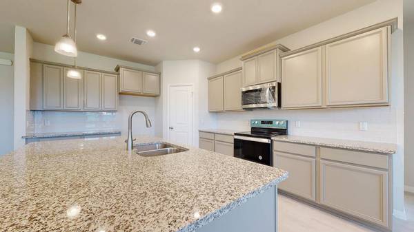 108 Kenzie ST, Thorndale, TX 76577