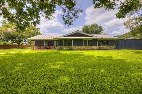 635 Riverside Path, Canyon Lake, TX 78133