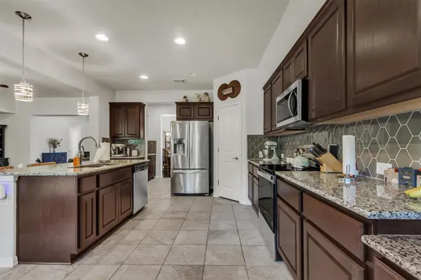 104 Harris Hawk CV, Cedar Creek, TX 78612