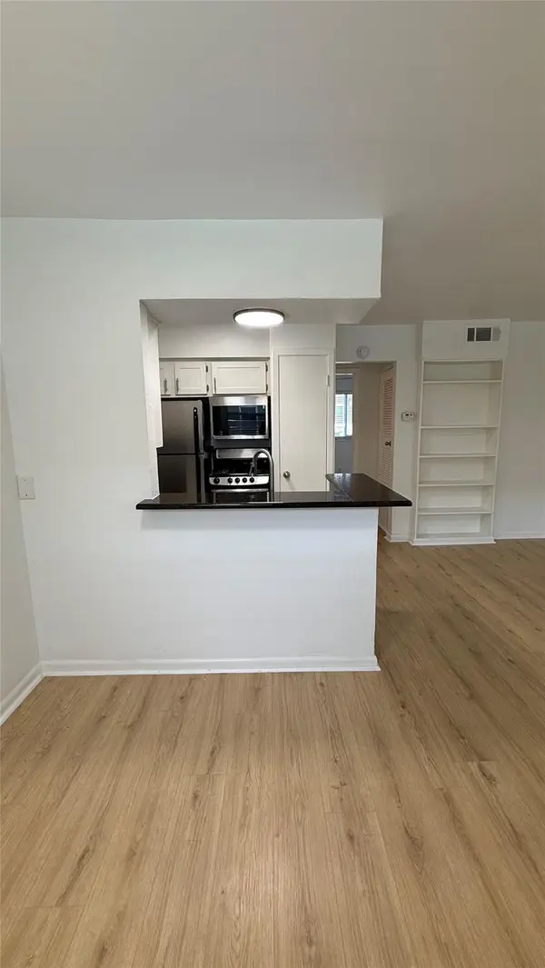 2401 Manor RD #126, Austin, TX 78722