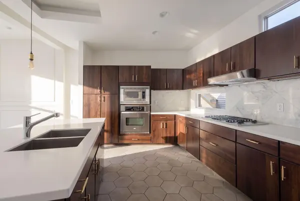 1500 Summit ST #5, Austin, TX 78741