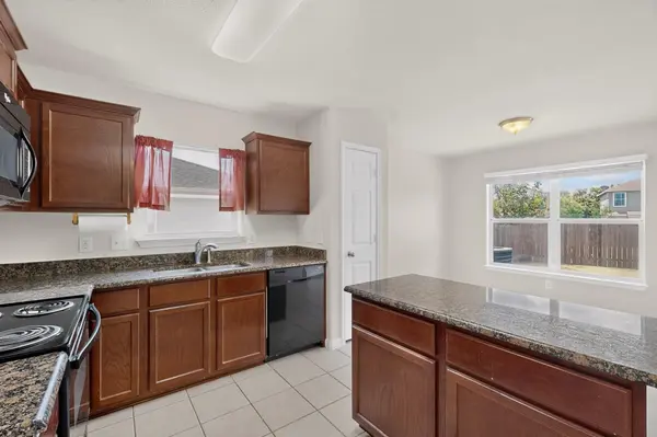 108 Judge King DR, Jarrell, TX 76537