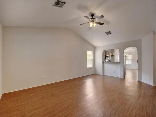136 Strawn, Kyle, TX 78640