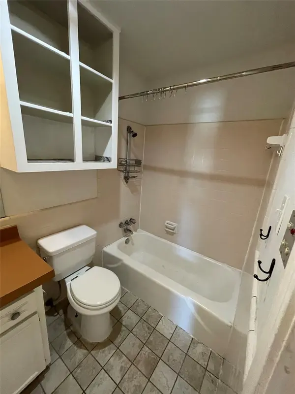 2404 Longview ST #204, Austin, TX 78705