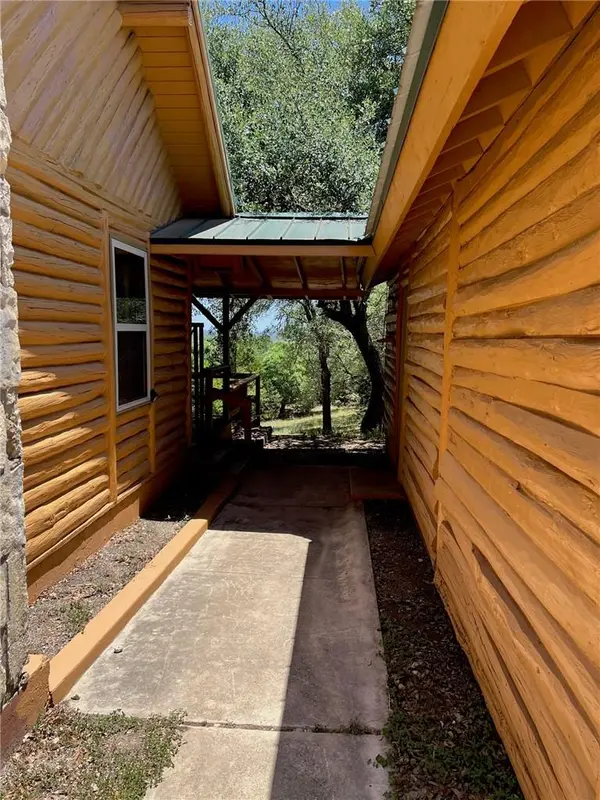 1215 Agarita DR, Fischer, TX 78623