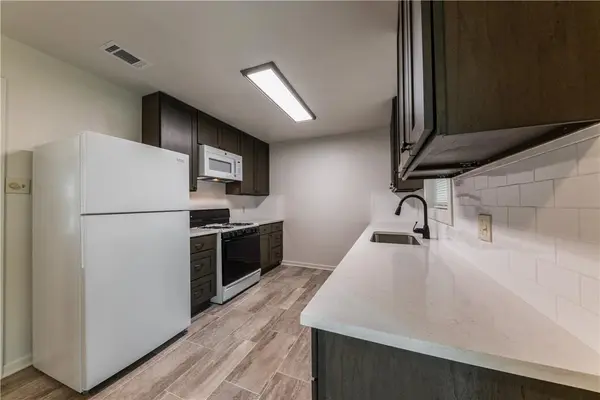 1113 Sycamore ST, San Marcos, TX 78666