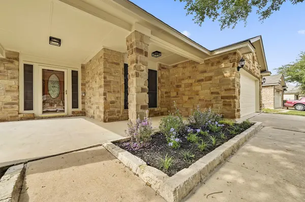 919 Flanagan DR, Leander, TX 78641