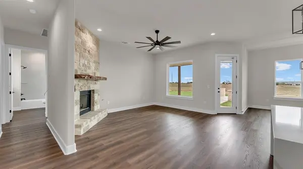 379 Prairie Point DR, Bertram, TX 78605