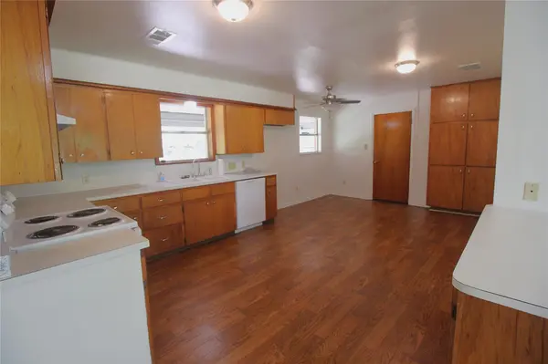741 W Bell ST, Bartlett, TX 76511