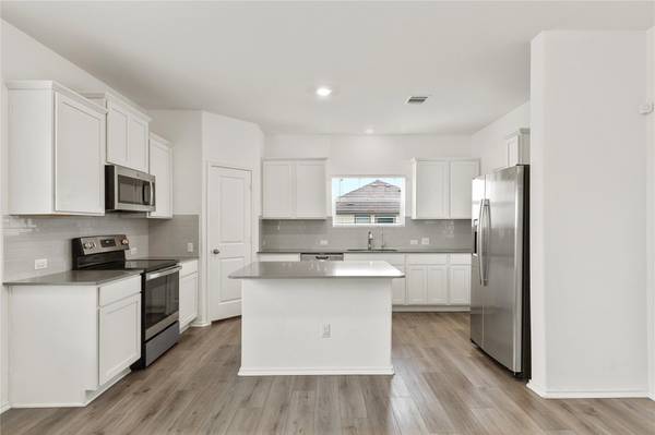 101 Rowdy Yates WAY, Jarrell, TX 76537