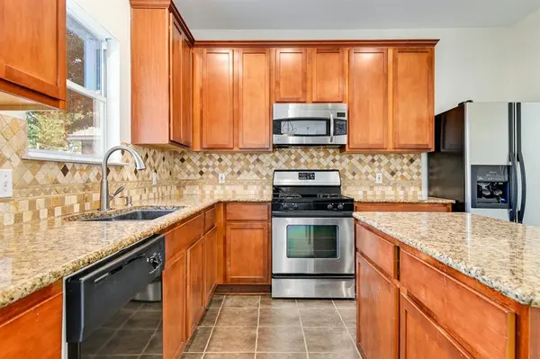 20308 Farm Pond LN, Pflugerville, TX 78660