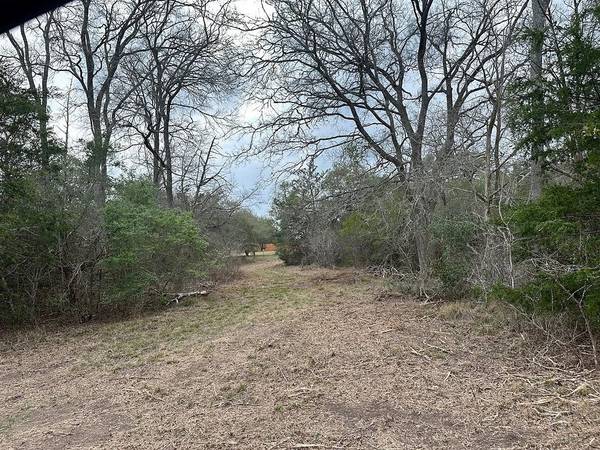 303 FM 609 RD, Flatonia, TX 78941