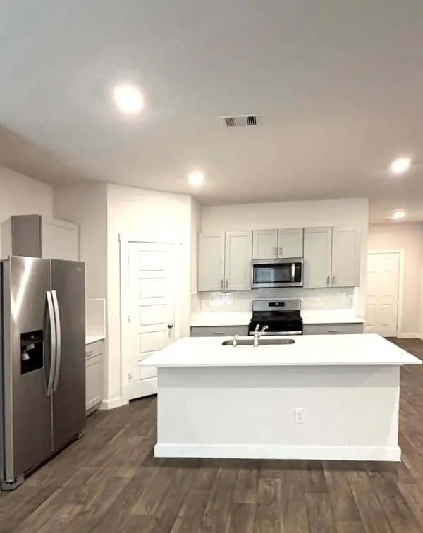 629 JANE LONG DR, San Marcos, TX 78666