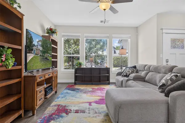 710 Arrow Point Dr #18, Cedar Park, TX 78613
