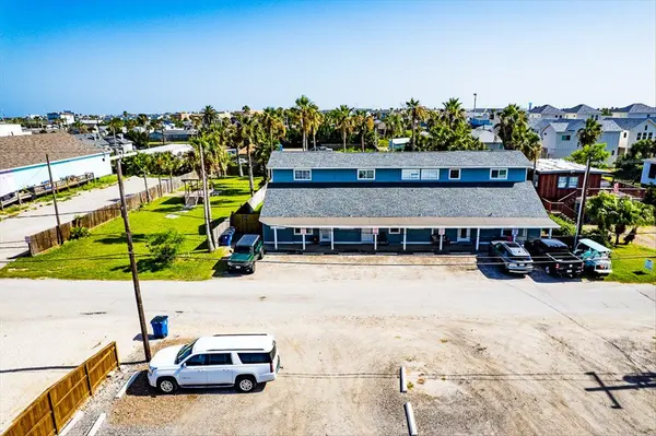 131 W White Ave #D, Port Aransas, TX 78373