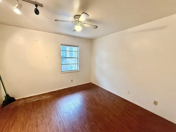 2411 S 5th ST #6, Austin, TX 78704