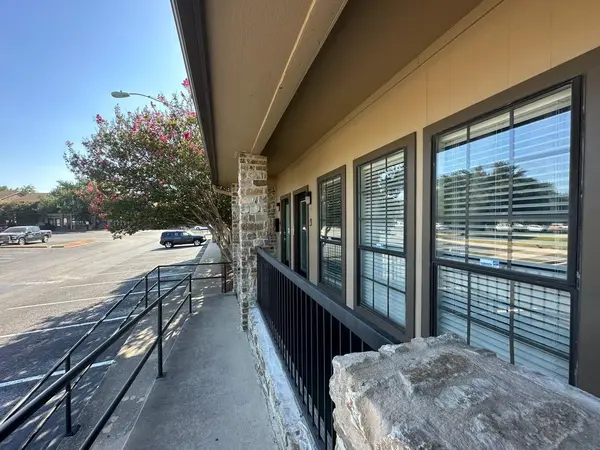13740 N Highway 183 HWY #V-3, Austin, TX 78750