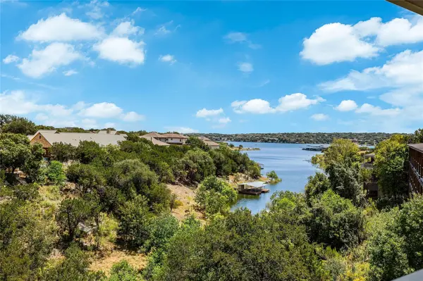 445 Venture BLVD S, Point Venture, TX 78645
