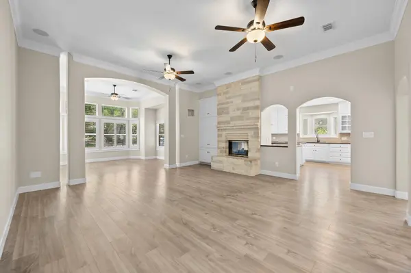 4801 Interlachen LN, Austin, TX 78747