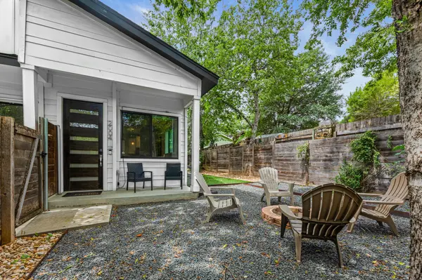 2004 E 10th ST #2, Austin, TX 78702