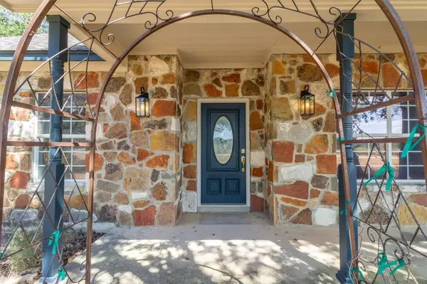 9729 FM 775, Floresville, TX 78114