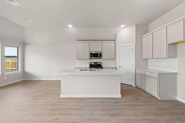102 Melrose ST, Hutto, TX 78634