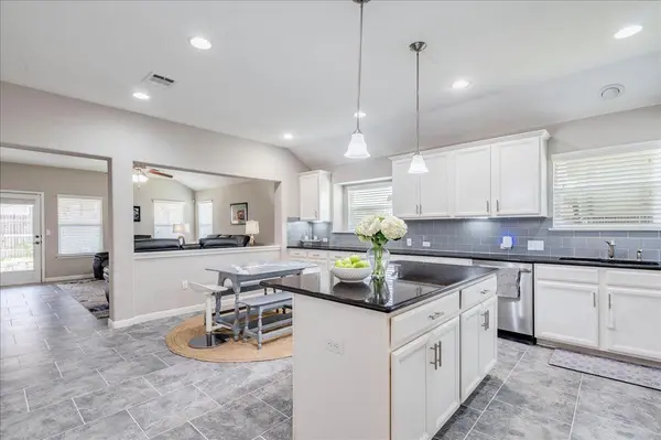 154 Screech Owl DR, Kyle, TX 78640