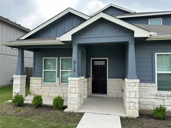 912 Main ST, Hutto, TX 78634