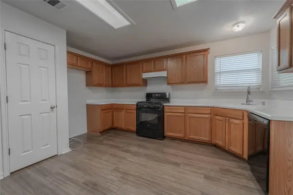 17303 Orwell LN, Round Rock, TX 78664