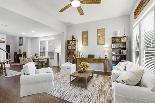 1050 Kenney Fort XING #13, Round Rock, TX 78665