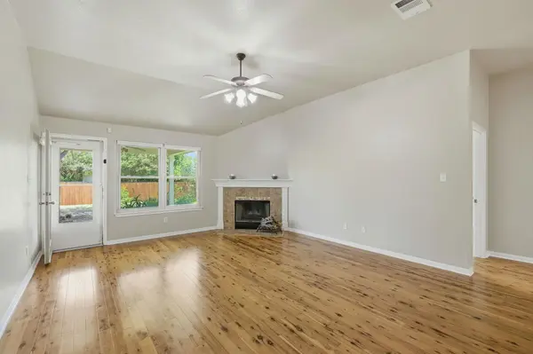 200 Gainer DR, Hutto, TX 78634