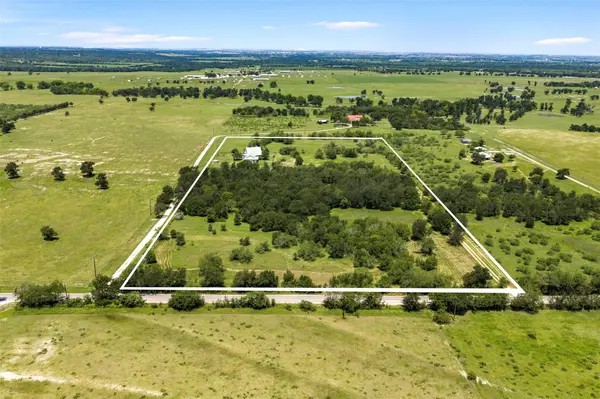 928 Upper Elgin River RD, Elgin, TX 78621