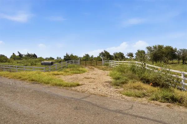 3240 County Road 466 RD, Elgin, TX 78621