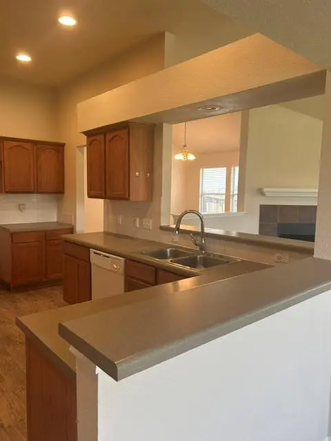 108 Pond WAY, Hutto, TX 78634