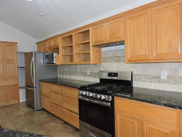 1404 Peachtree Valley DR, Round Rock, TX 78681
