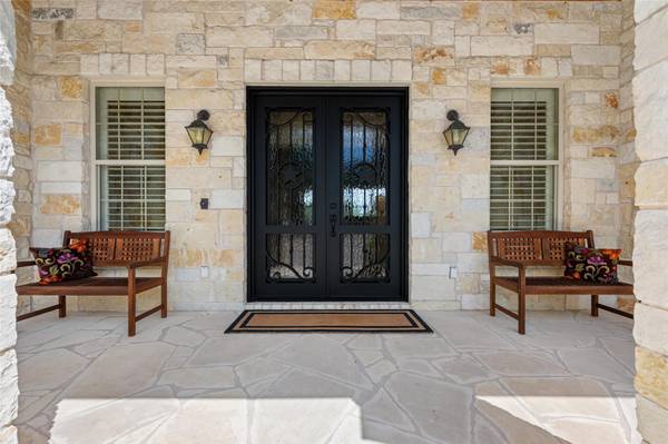 27017 Masters Parkway, Spicewood, TX 78669