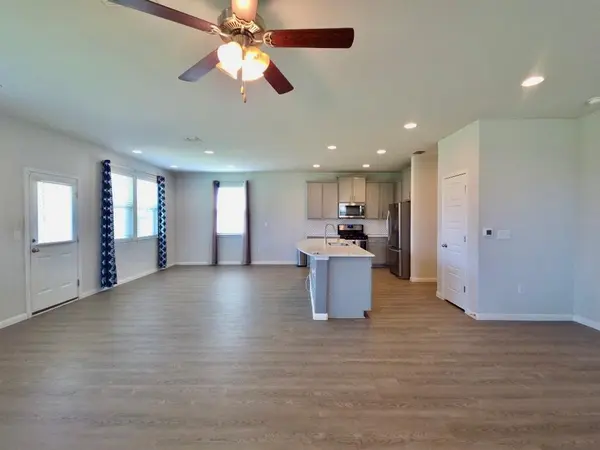 10400 Alemoor DR, Austin, TX 78747