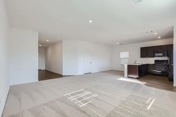 121 Standing Rock LN, Marble Falls, TX 78654